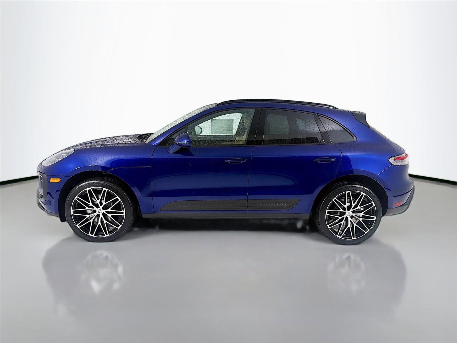 New 2026 Porsche Macan image 2