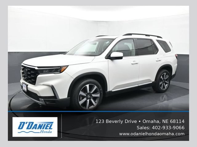 Used 2023 Honda Pilot Touring image 1