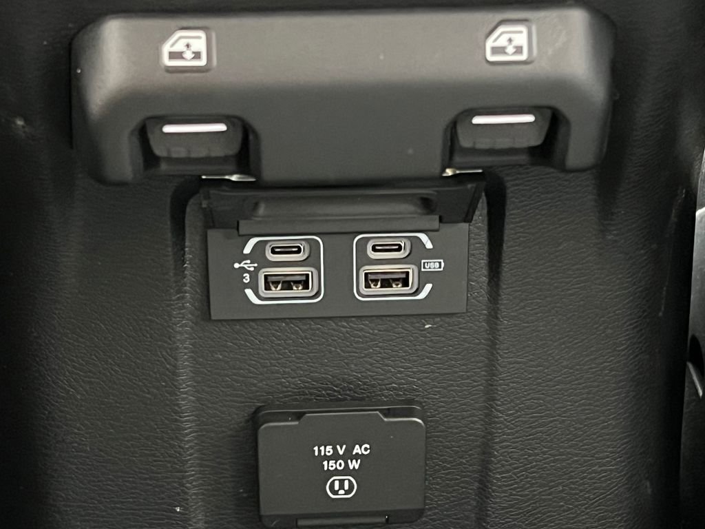 Used 2018 Jeep Wrangler Unlimited Sahara image 31