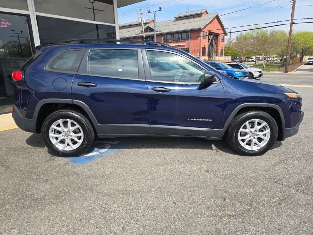 Used 2016 Jeep Cherokee Sport w/ Cold Weather Group image 40