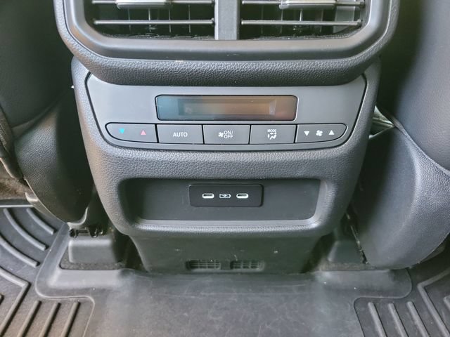 Used 2025 Honda Pilot Touring image 19