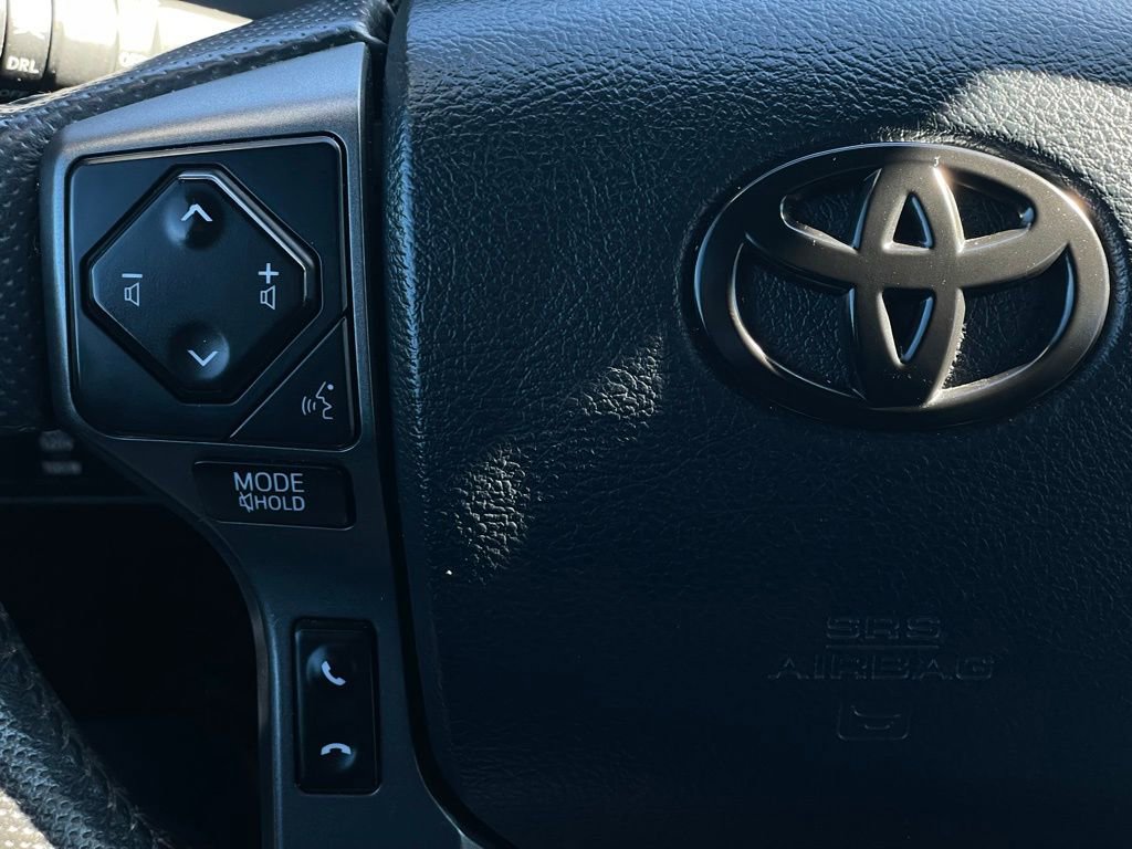 Used 2020 Toyota Tacoma TRD Off-Road w/ Technology Package image 15