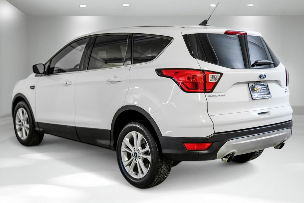 Used 2019 Ford Escape SE image 10