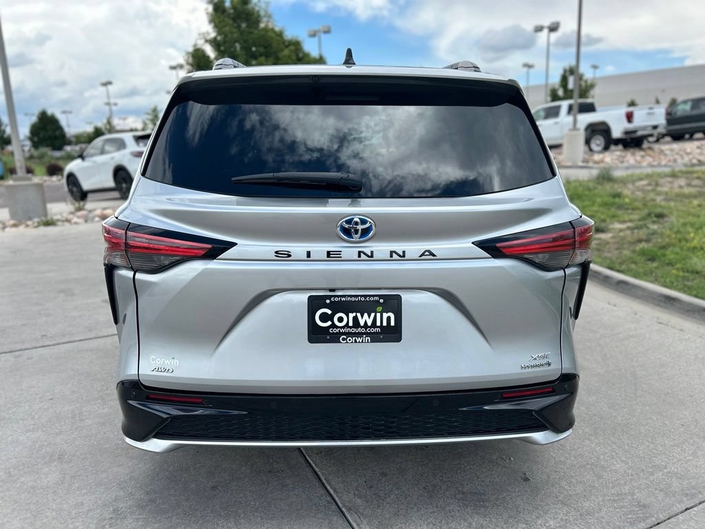 Used 2023 Toyota Sienna XSE w/ XSE Plus Package AWD/4WD image 7
