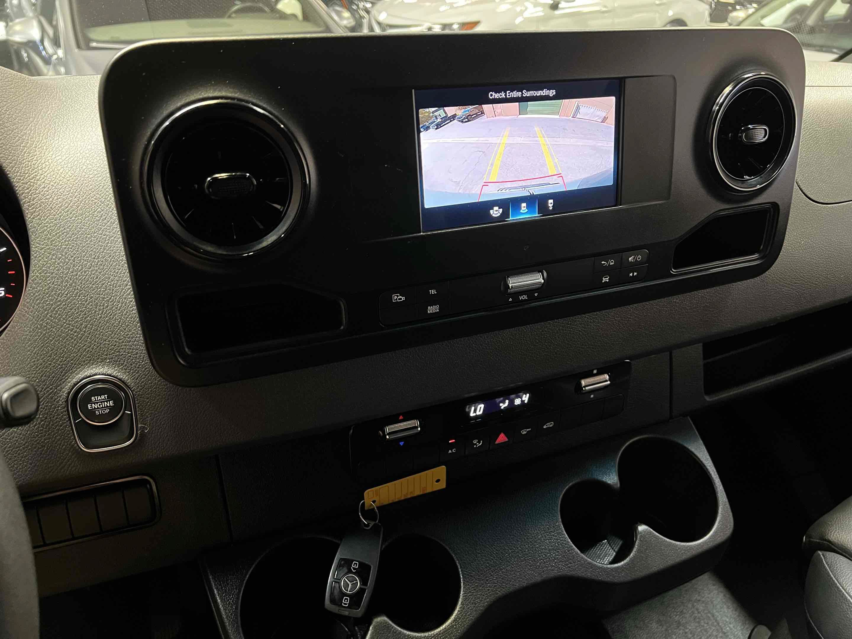 Used 2024 Mercedes-Benz Sprinter 2500 image 6