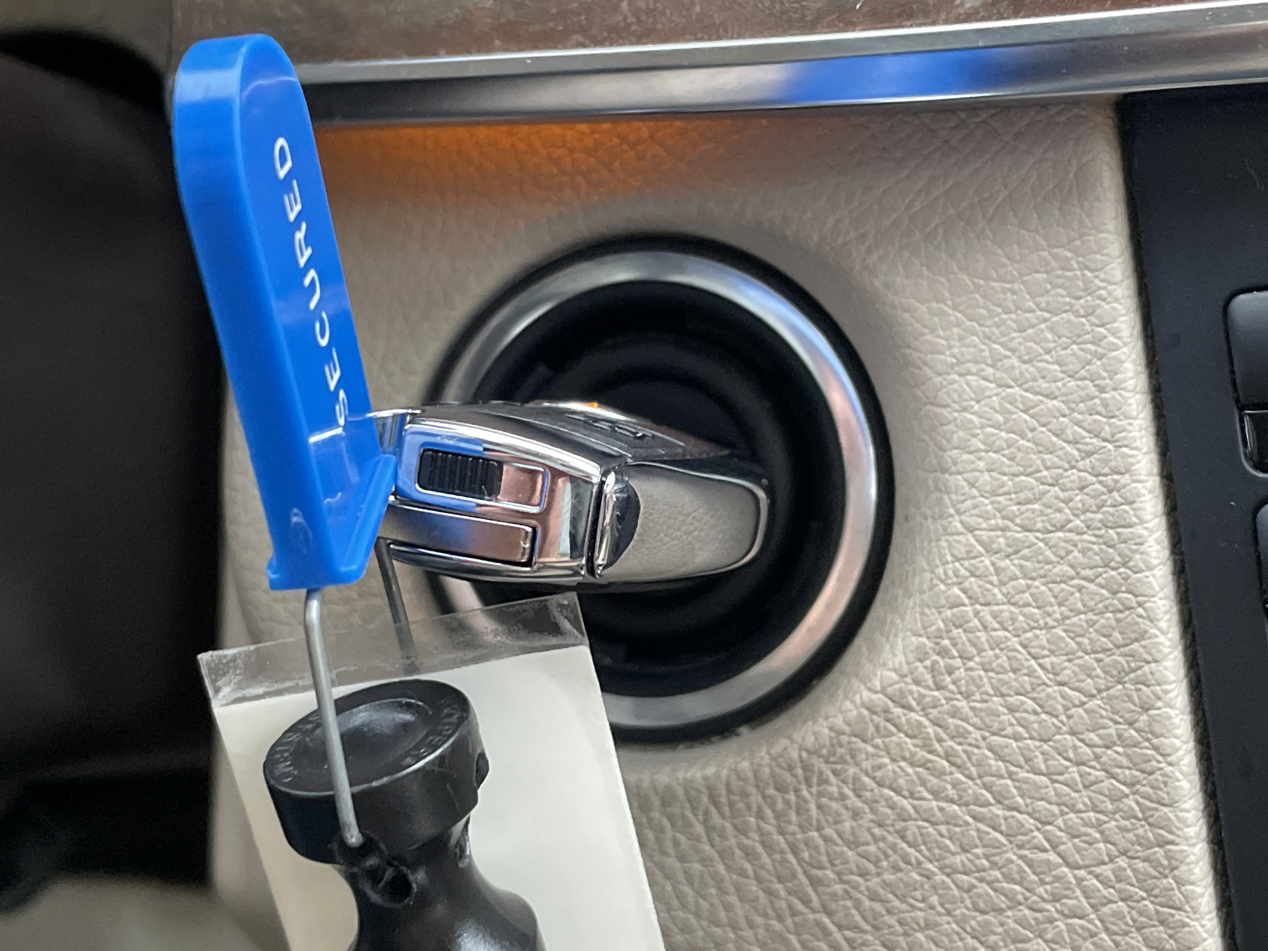 Used 2014 Mercedes-Benz E 250 BlueTEC Sedan image 30