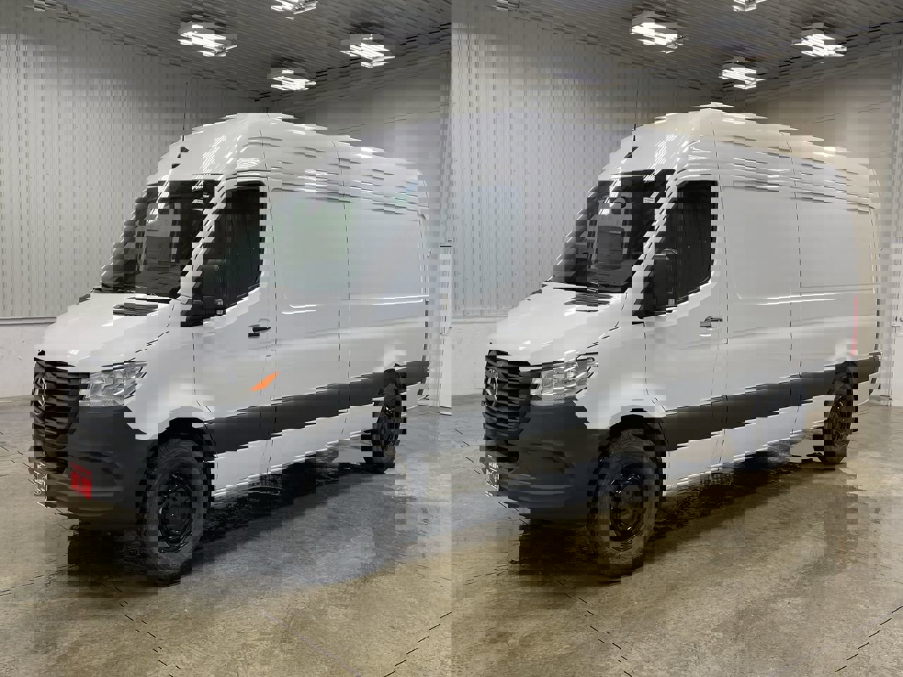 Used 2025 Mercedes-Benz Sprinter 2500 image 4