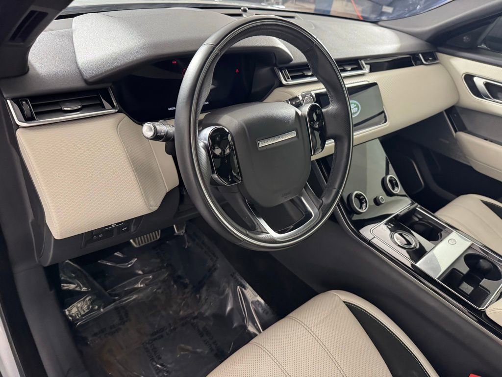 Used 2019 Land Rover Range Rover Velar R-Dynamic SE image 12