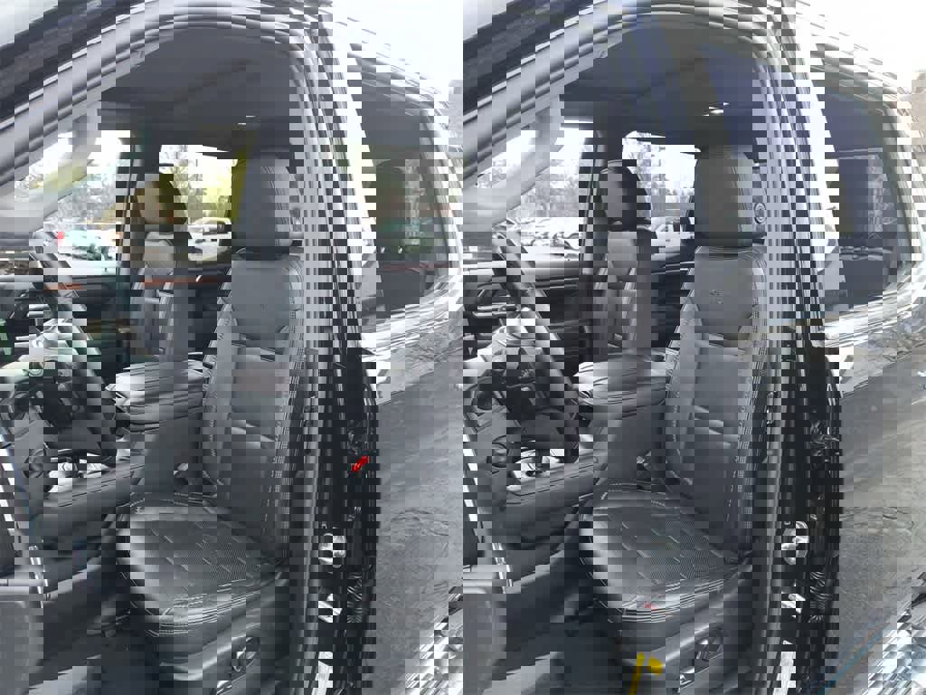 Used 2023 GMC Sierra 1500 Denali w/ Technology Package image 11