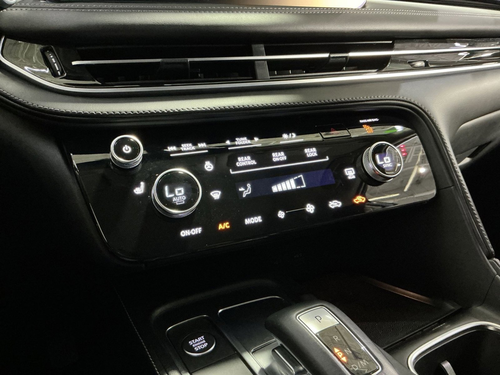 Used 2025 INFINITI QX60 Pure image 28