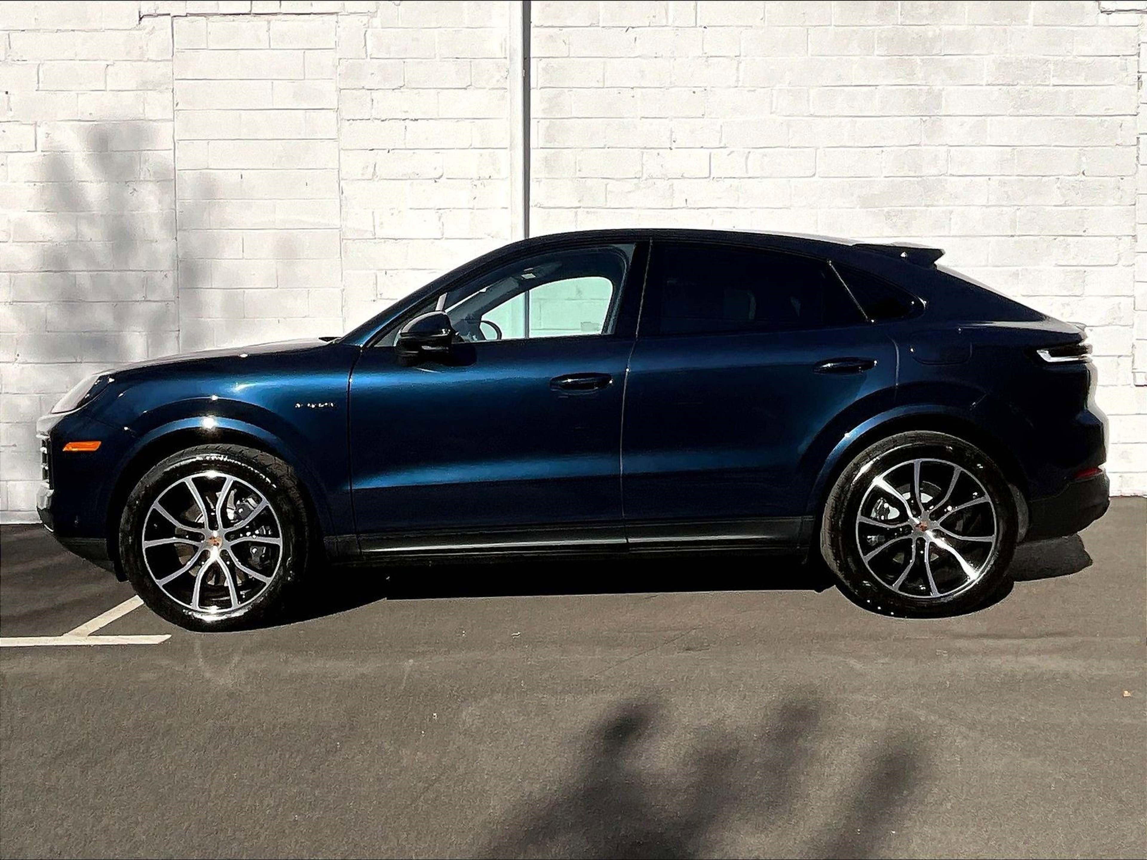 New 2026 Porsche Cayenne E-Hybrid image 2