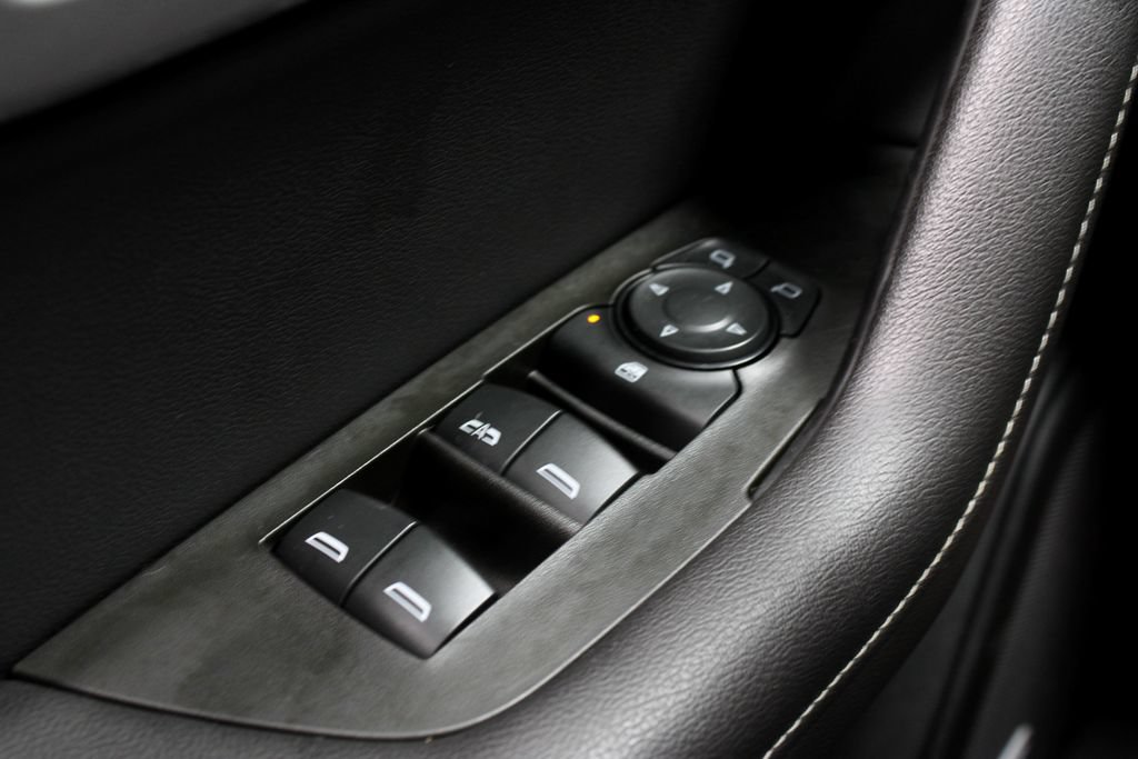 Used 2023 Chevrolet Blazer LT w/ Sound & Technology Package FWD image 25