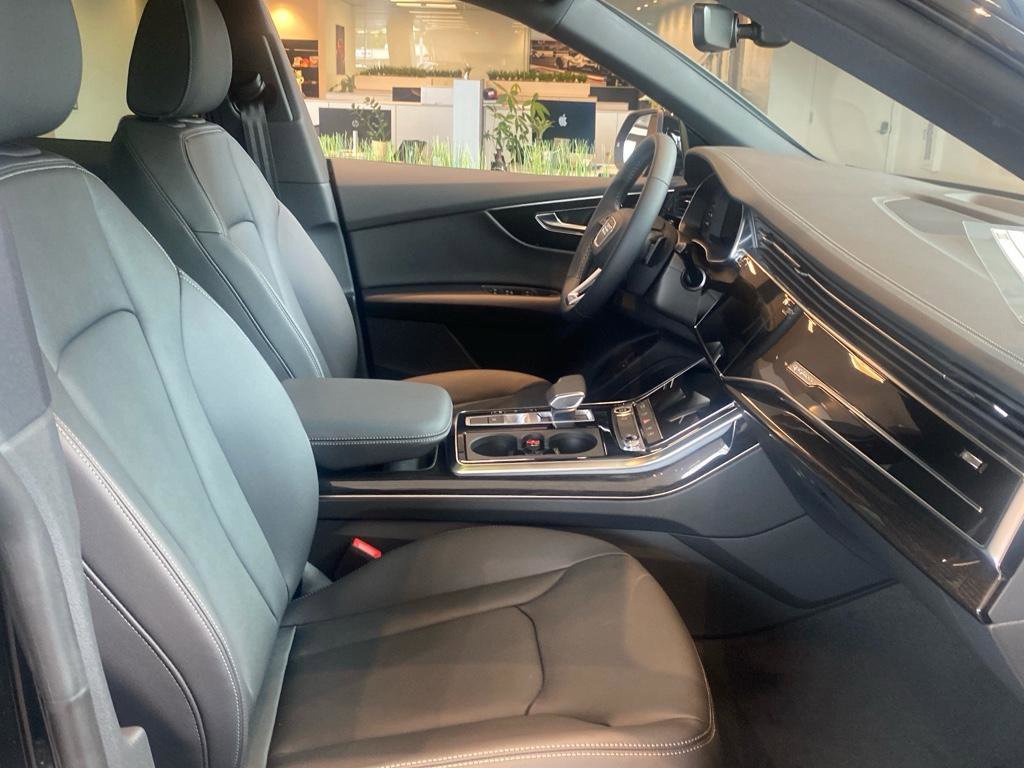 New 2025 Audi Q8 Premium image 12