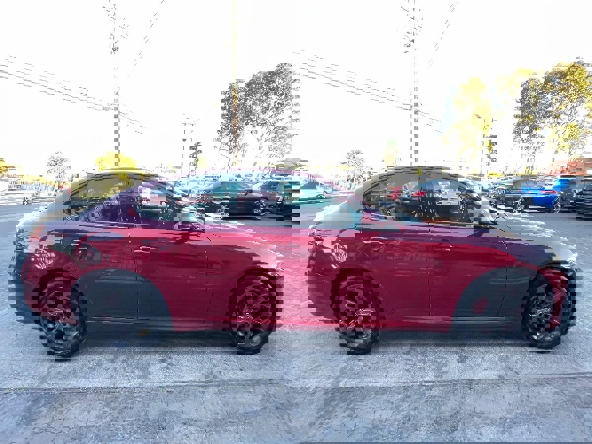 Used 2017 Alfa Romeo Giulia w/ Sport Appearance Package image 4