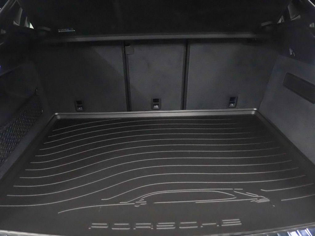 Certified 2026 Porsche Cayenne Coupe AWD/4WD image 31