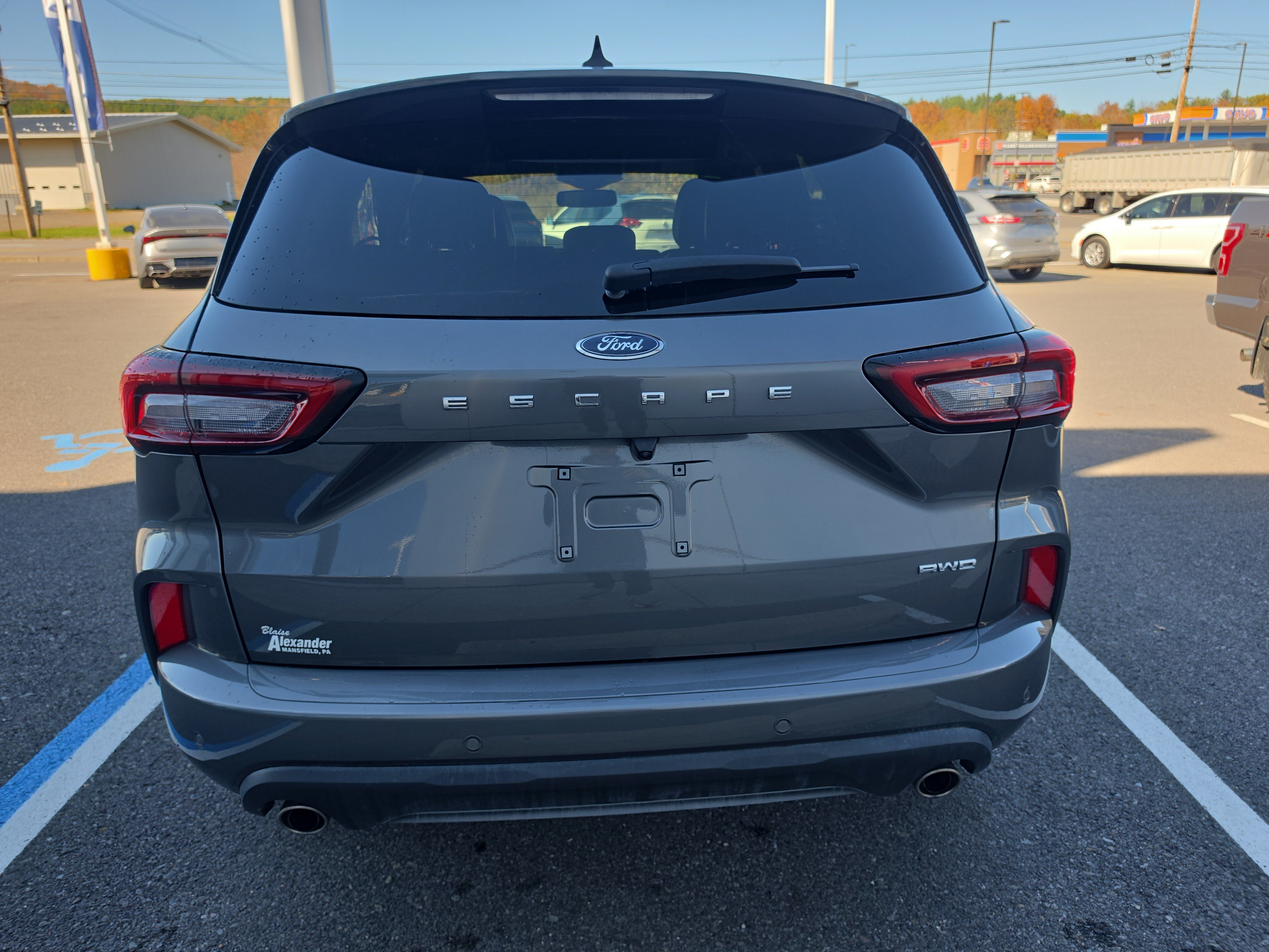 Used 2024 Ford Escape ST-Line Elite w/ Premium Technology Package AWD/4WD image 4
