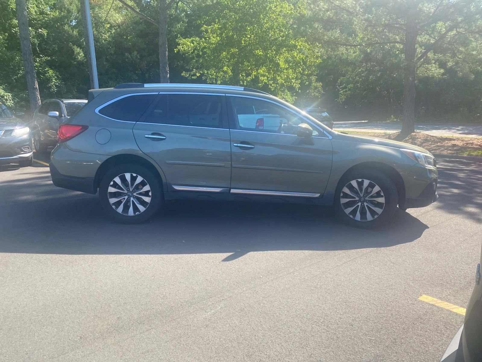 Used 2019 Subaru Outback 3.6R Touring AWD/4WD image 16