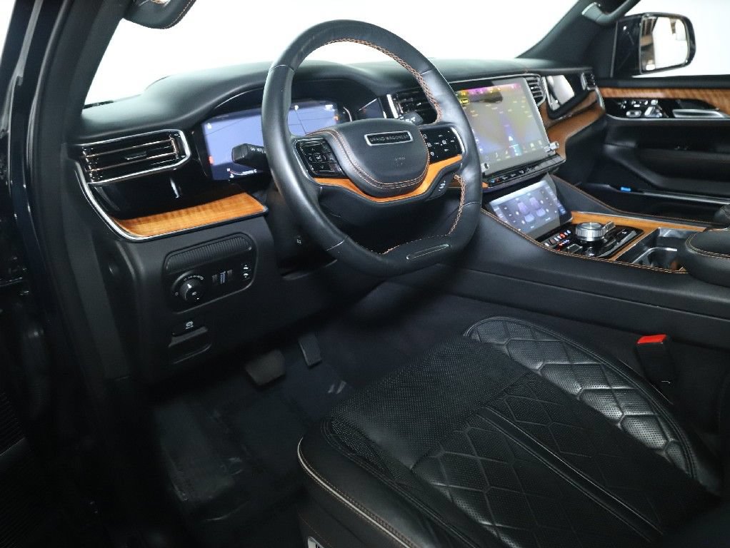 Used 2022 Jeep Grand Wagoneer Series III AWD/4WD image 21