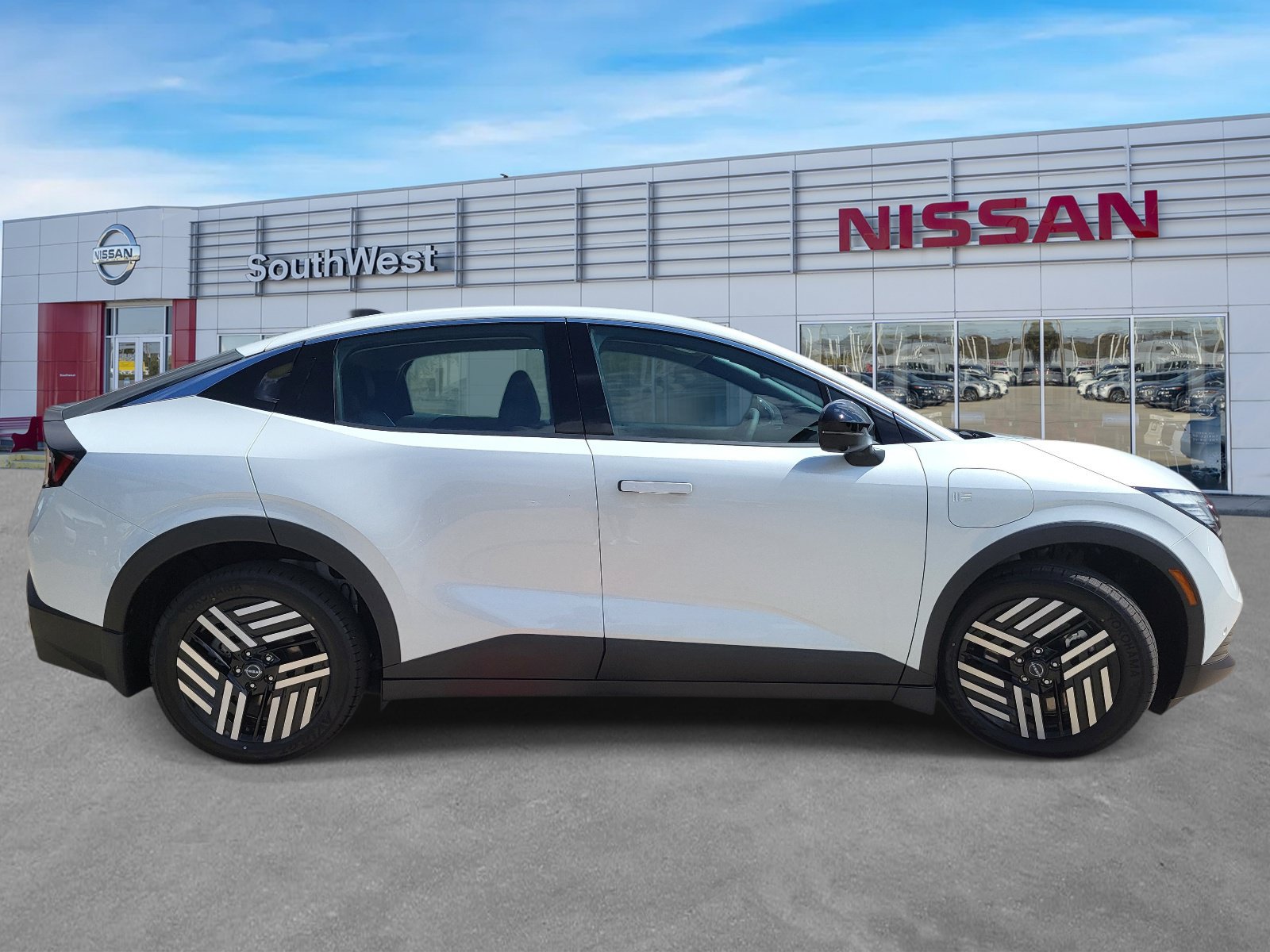 New 2026 Nissan Leaf SV+ w/ Floor Mat Package (SV+) FWD image 4