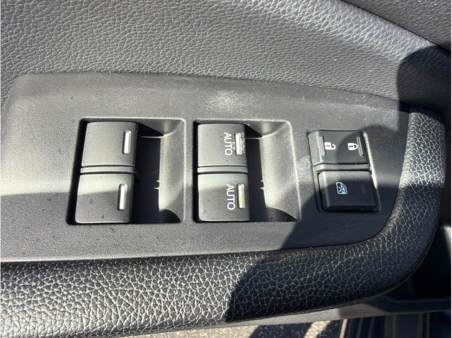 Used 2017 Honda Pilot Touring image 10