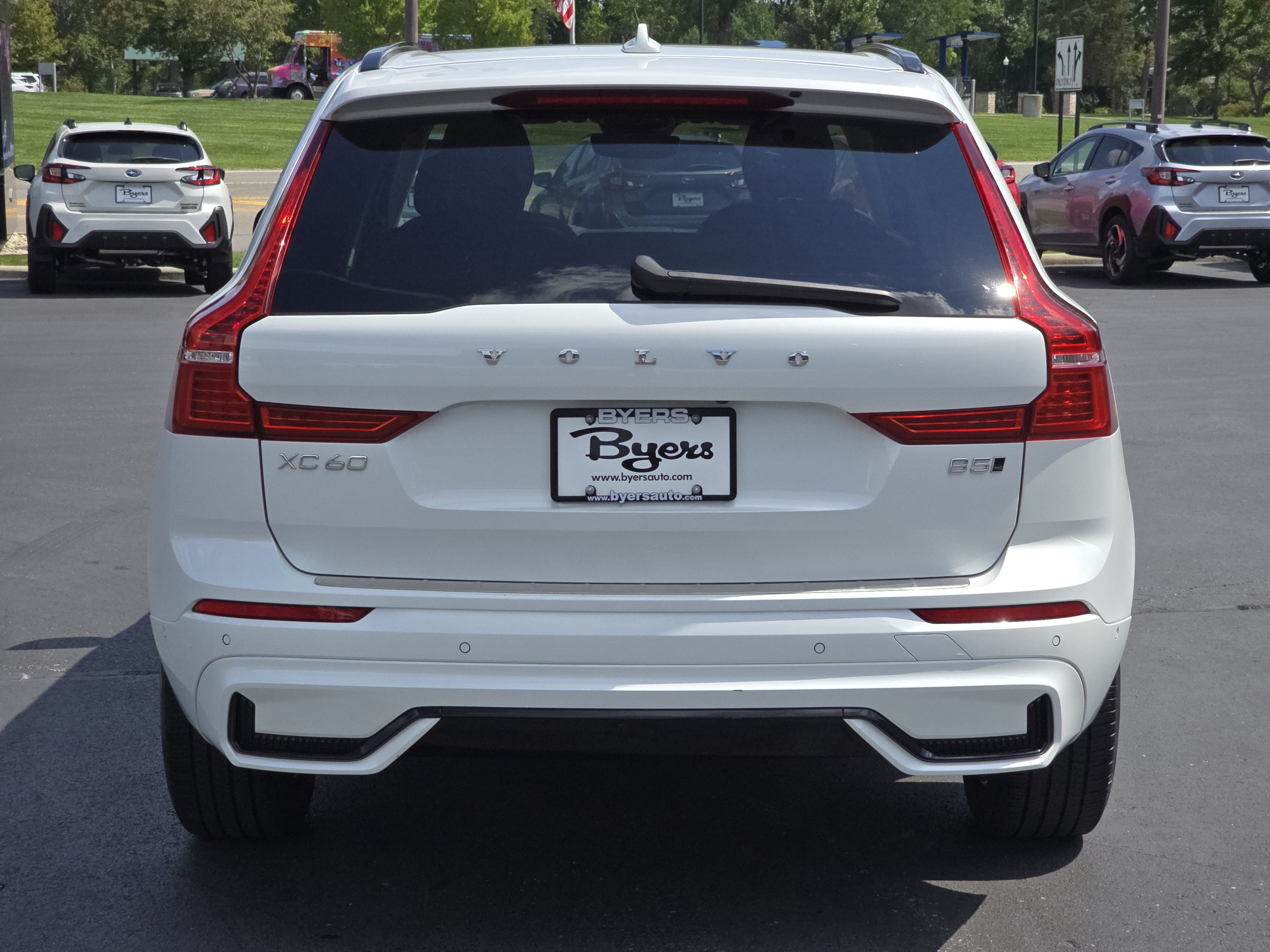 Used 2025 Volvo XC60 B5 Plus AWD/4WD image 6