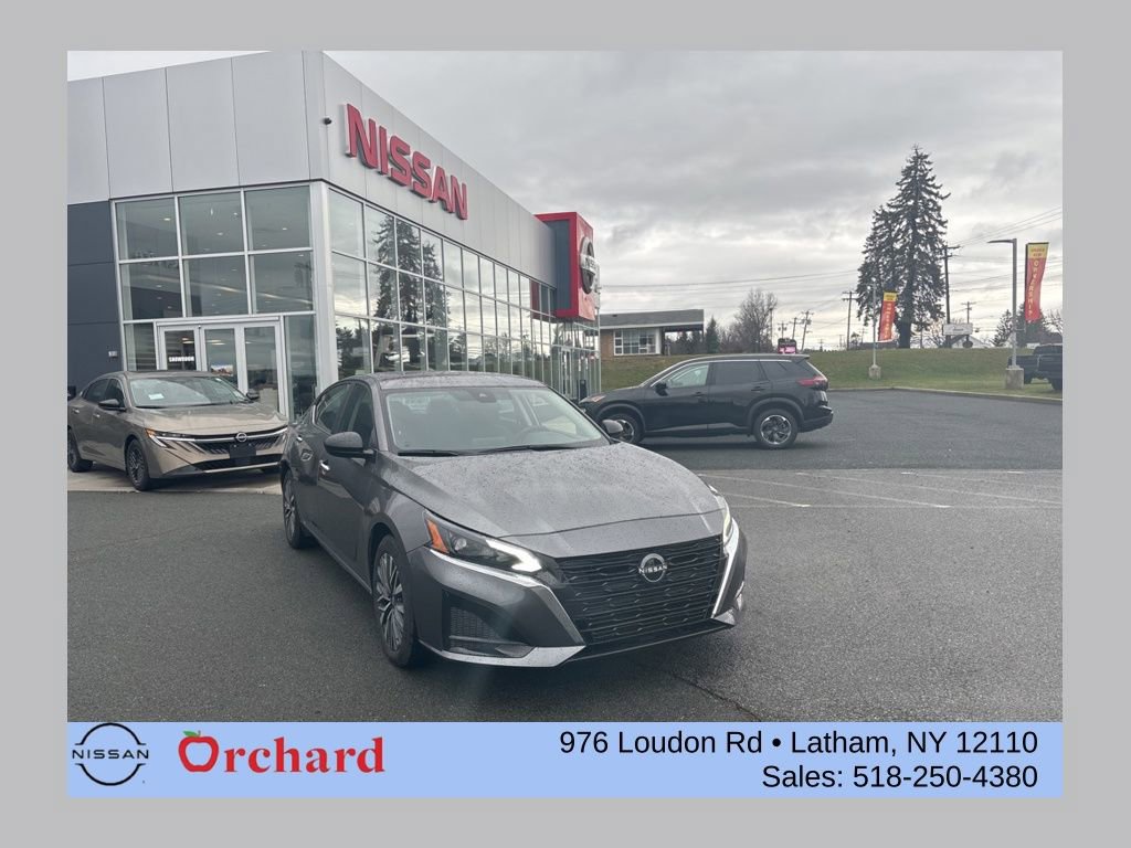 Used 2024 Nissan Altima 2.5 SV FWD image 1