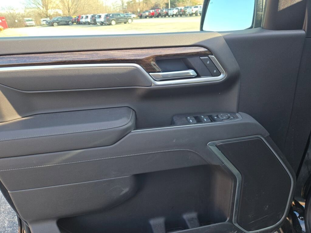 New 2026 GMC Sierra 1500 SLE w/ Preferred Package image 19