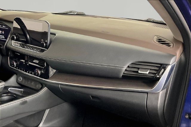 Used 2022 Nissan Rogue Platinum w/ Head-Up Display Package FWD image 23
