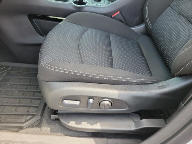 Used 2024 GMC Terrain SLE w/ Driver Convenience Package FWD image 15
