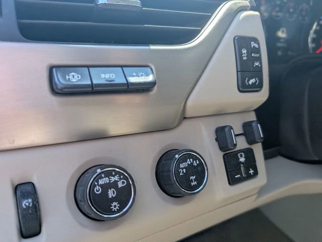 Used 2017 GMC Yukon Denali image 17