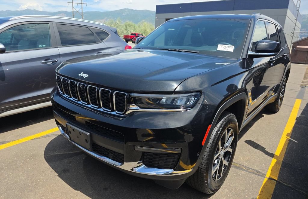 Certified 2024 Jeep Grand Cherokee L Limited w/ Luxury Tech Group II AWD/4WD image 3