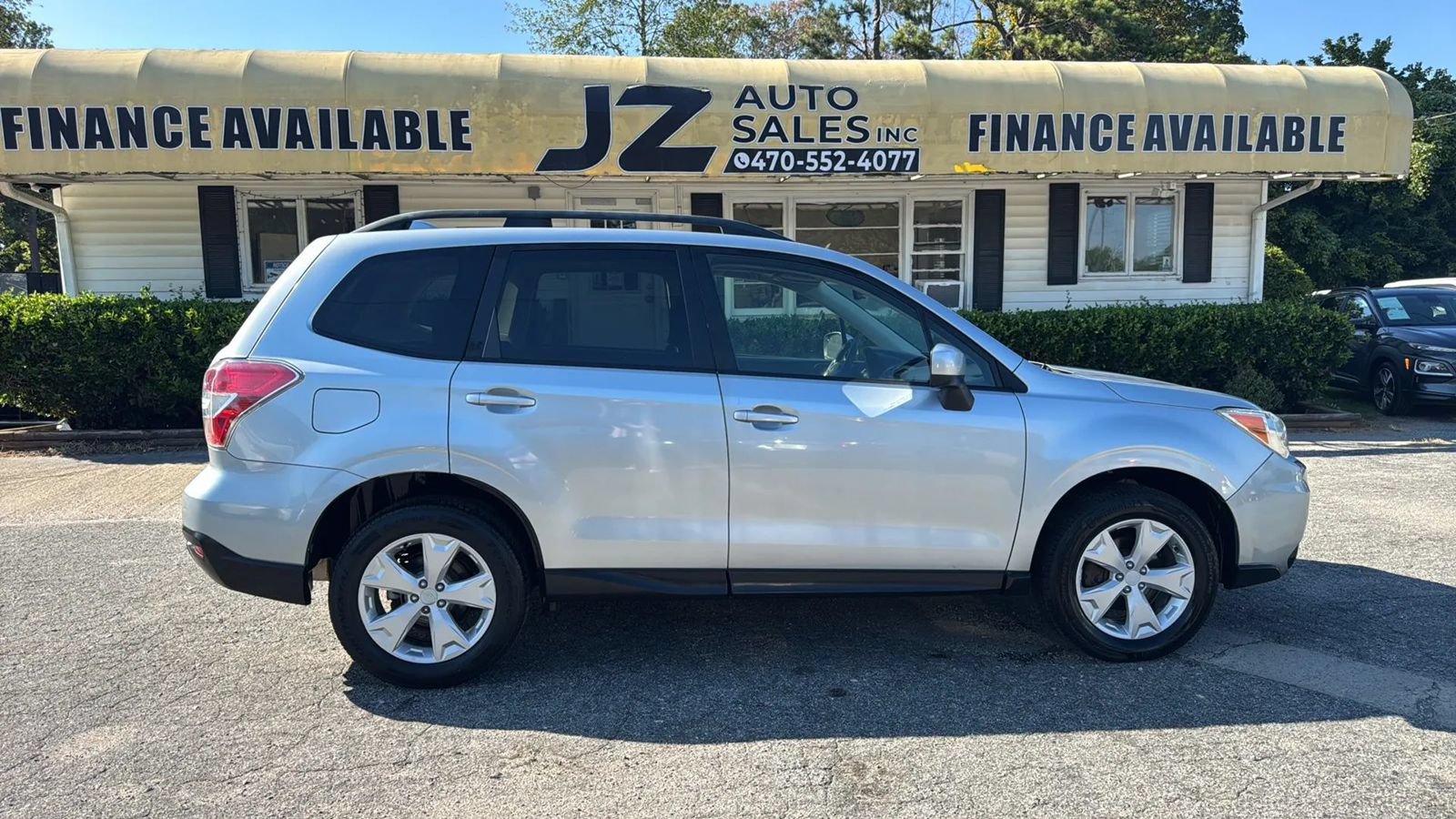 Used 2016 Subaru Forester 2.5i Premium w/ All-Weather Package AWD/4WD image 2
