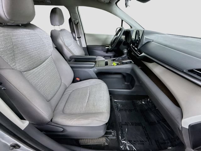 Certified 2021 Toyota Sienna LE FWD image 29