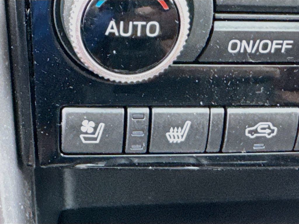 Used 2022 Subaru Ascent Touring AWD/4WD image 19