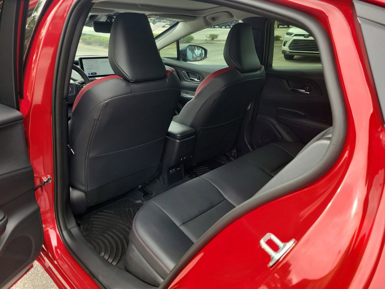 New 2026 Toyota Prius Plug-In Hybrid FWD image 10