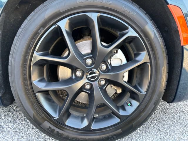 Used 2025 Chrysler Pacifica Limited FWD image 29