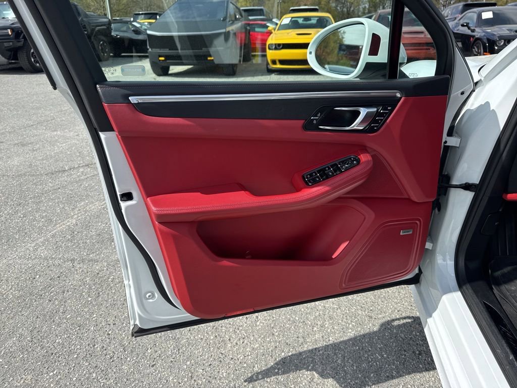 Used 2021 Porsche Macan GTS image 28