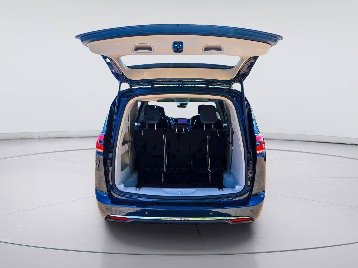 Used 2023 Chrysler Pacifica Touring-L FWD image 6