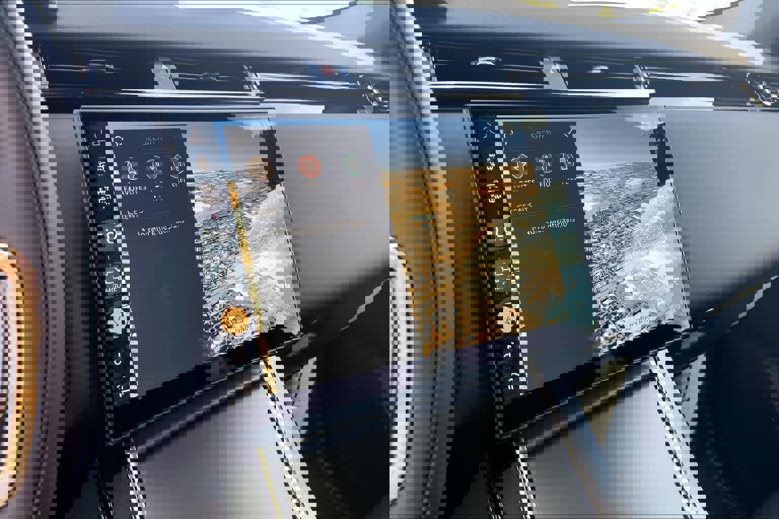 Used 2025 Land Rover Range Rover Velar Dynamic SE image 17