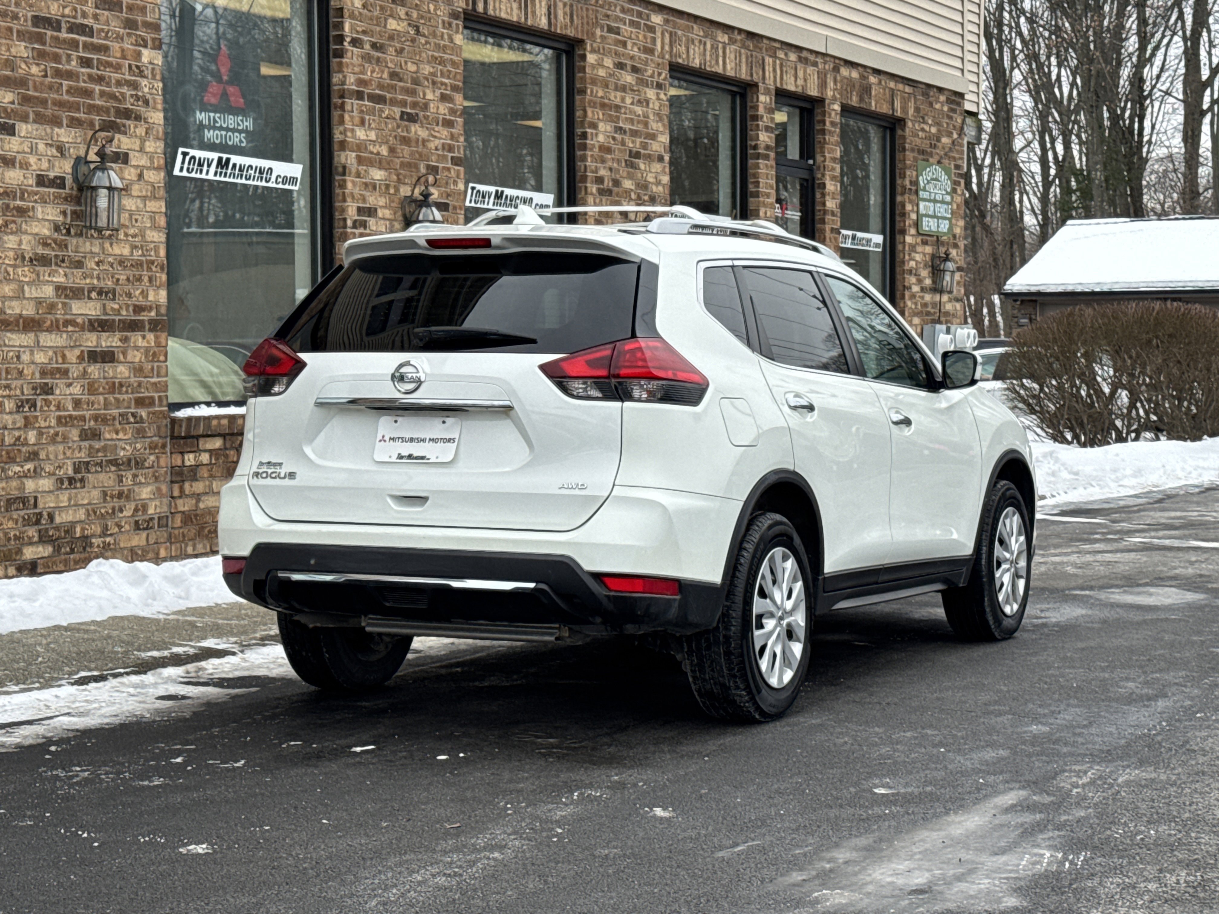 Used 2017 Nissan Rogue S w/ S Appearance Package image 5