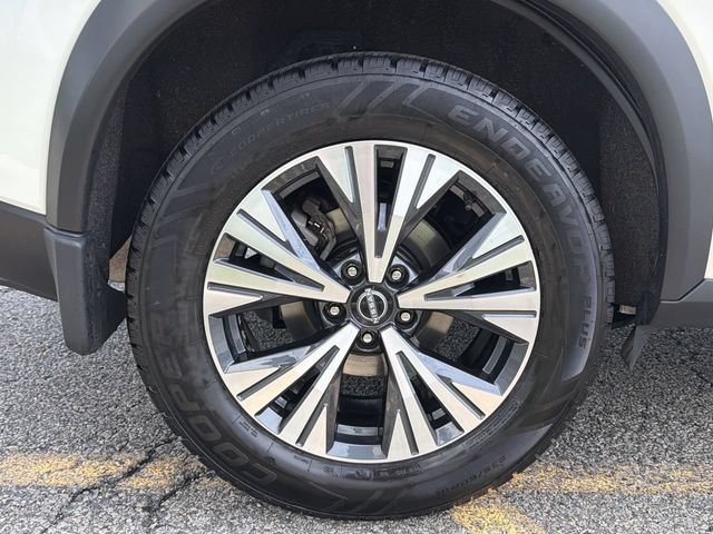 Certified 2023 Nissan Rogue SV w/ SV Premium B Package AWD/4WD image 12