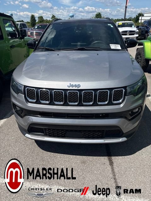 Used 2024 Jeep Compass Limited AWD/4WD image 1