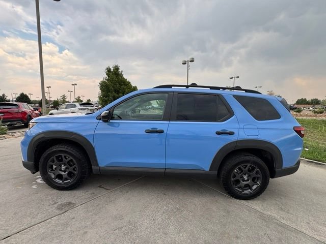 Used 2025 Honda Pilot TrailSport image 4