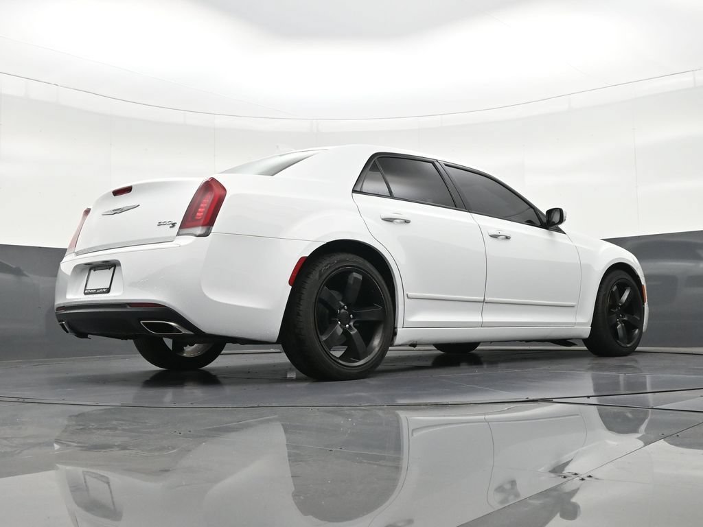 Used 2020 Chrysler 300 S RWD image 26