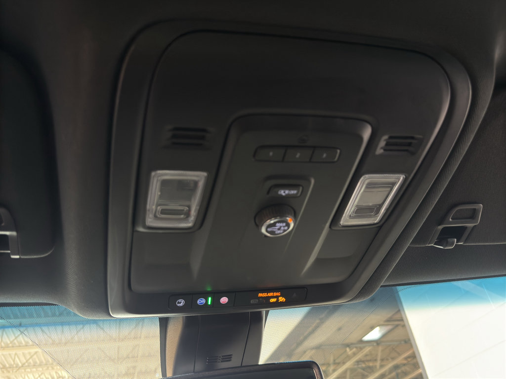 Used 2021 Chevrolet Suburban Z71 image 37