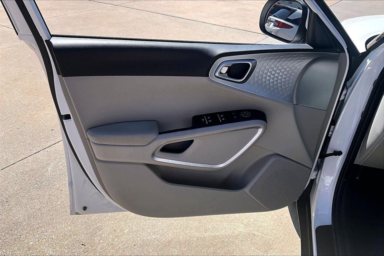 Used 2025 Kia Soul LX FWD image 20