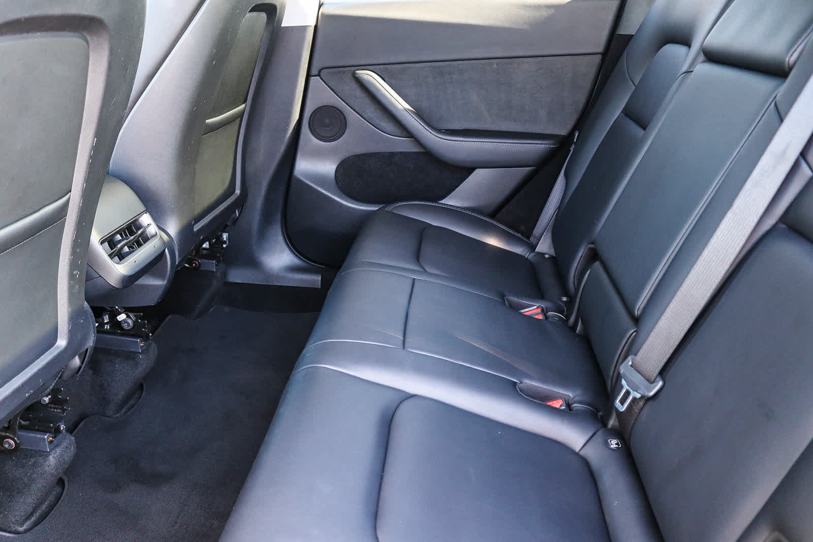 Used 2023 Tesla Model Y 2WD image 16