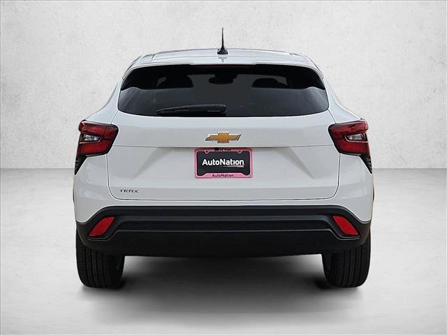 New 2026 Chevrolet Trax LS w/ LS Convenience Package FWD image 8