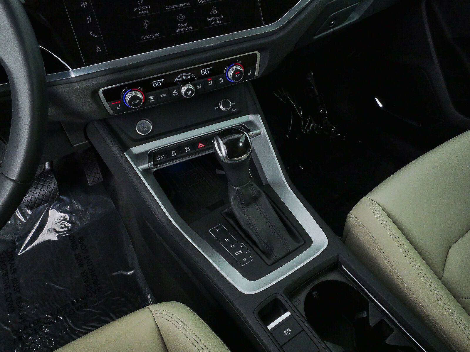 Used 2020 Audi Q3 2.0T Prestige AWD/4WD image 15