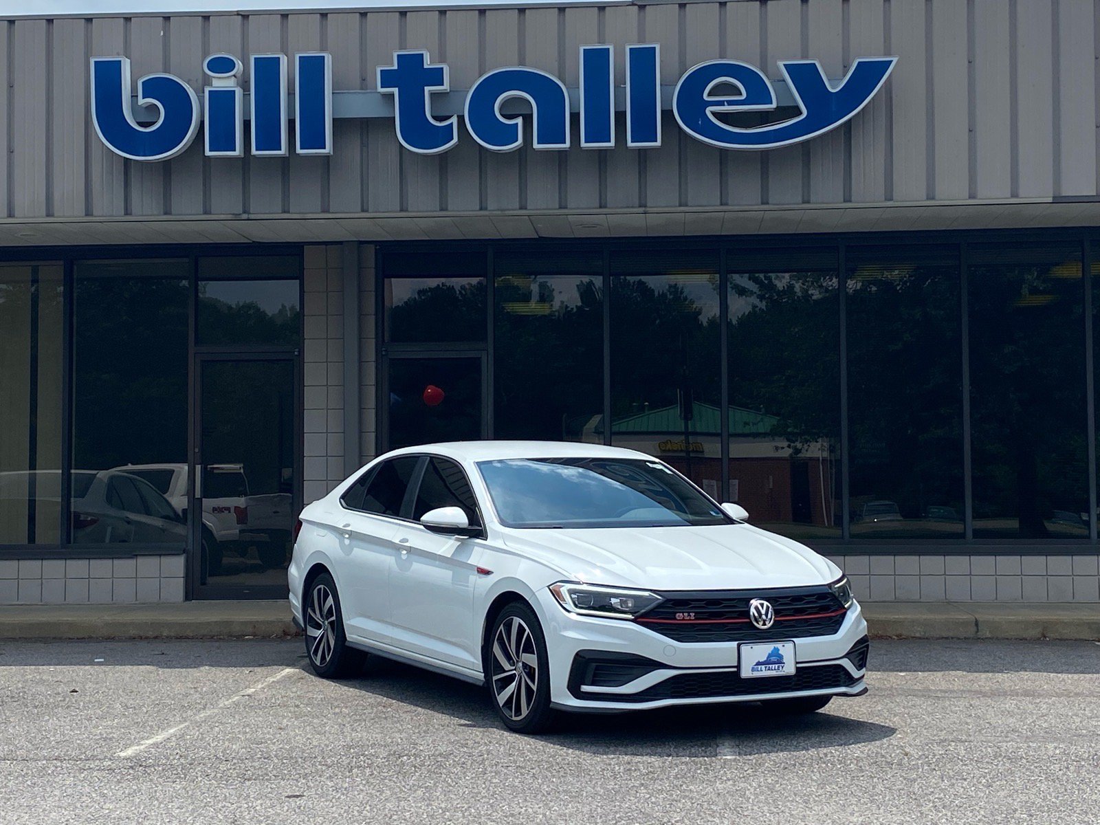 Used 2021 Volkswagen Jetta GLI FWD image 2